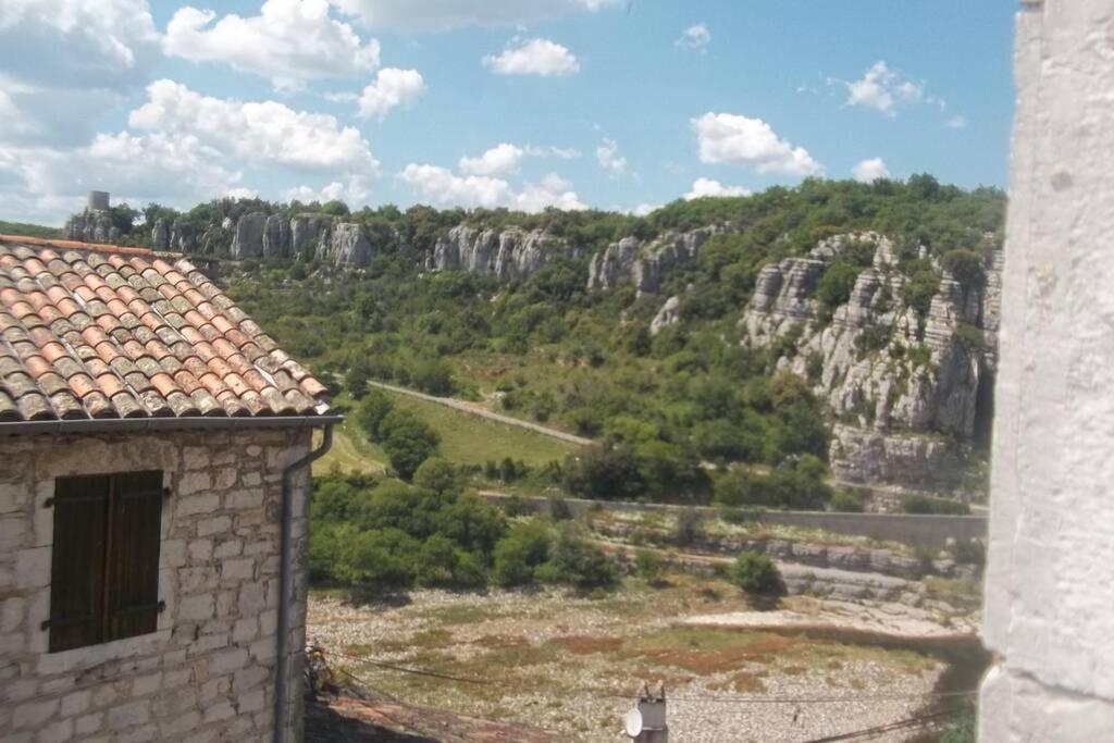 Maison Pierre Et Voute Au Coeur Du Village Балазюк Экстерьер фото